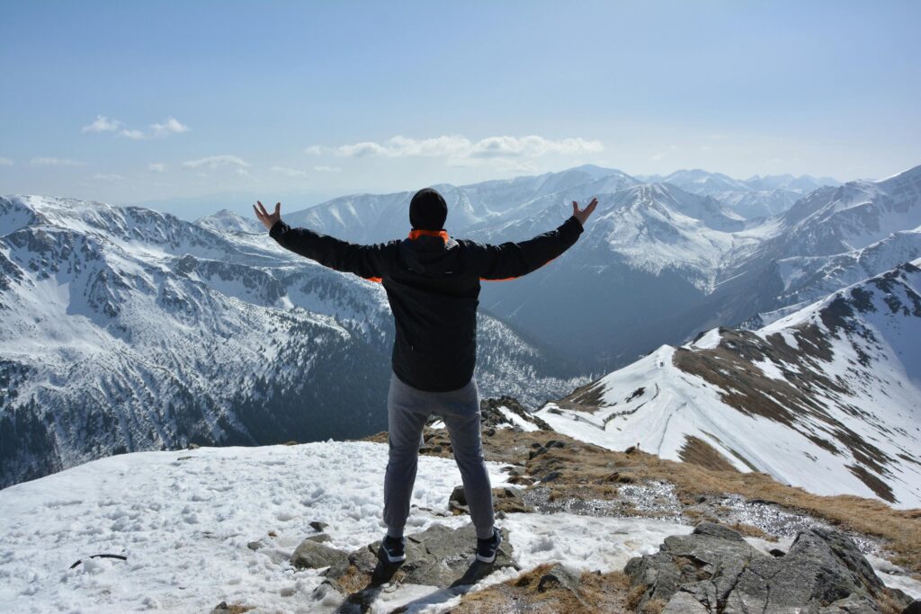 avoid crowded hiking